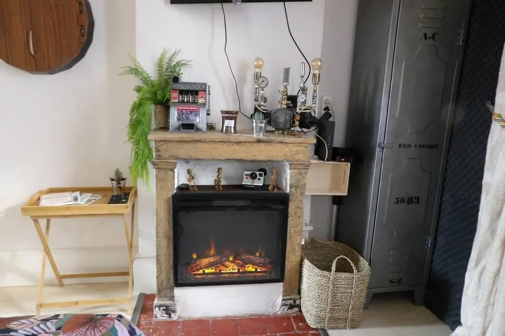 Appartement Chaleureux studio en rez de chaussée Moulins  France