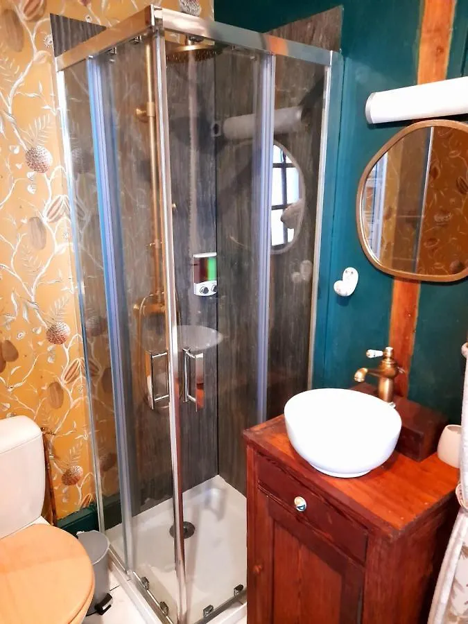 Chaleureux studio en rez de chaussée Moulins